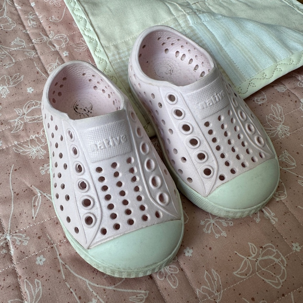 Native Kids Light Pink Water Shoes